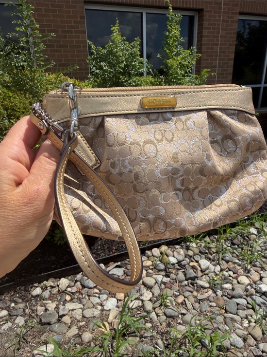 Coach Handbags - Coach Vintage Metallic Lunex Pleated Signature ~ w/Hang Tag Lilac Interior